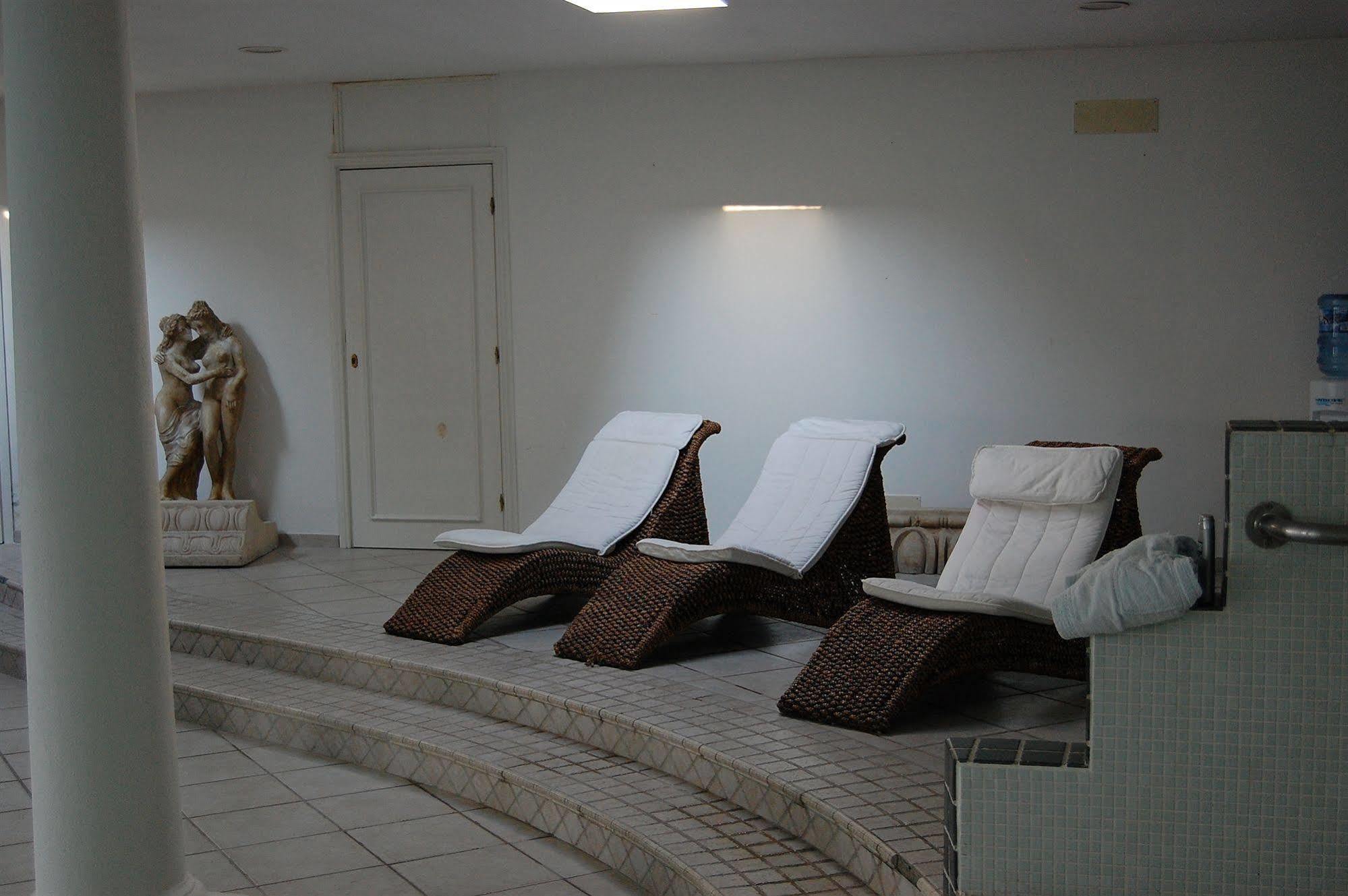 Albergo Le Case มาเชราตา ภายนอก รูปภาพ
