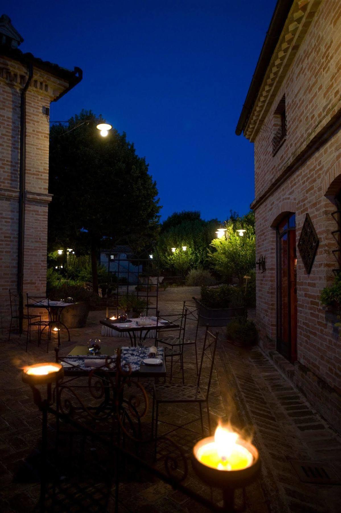 Albergo Le Case มาเชราตา ภายนอก รูปภาพ