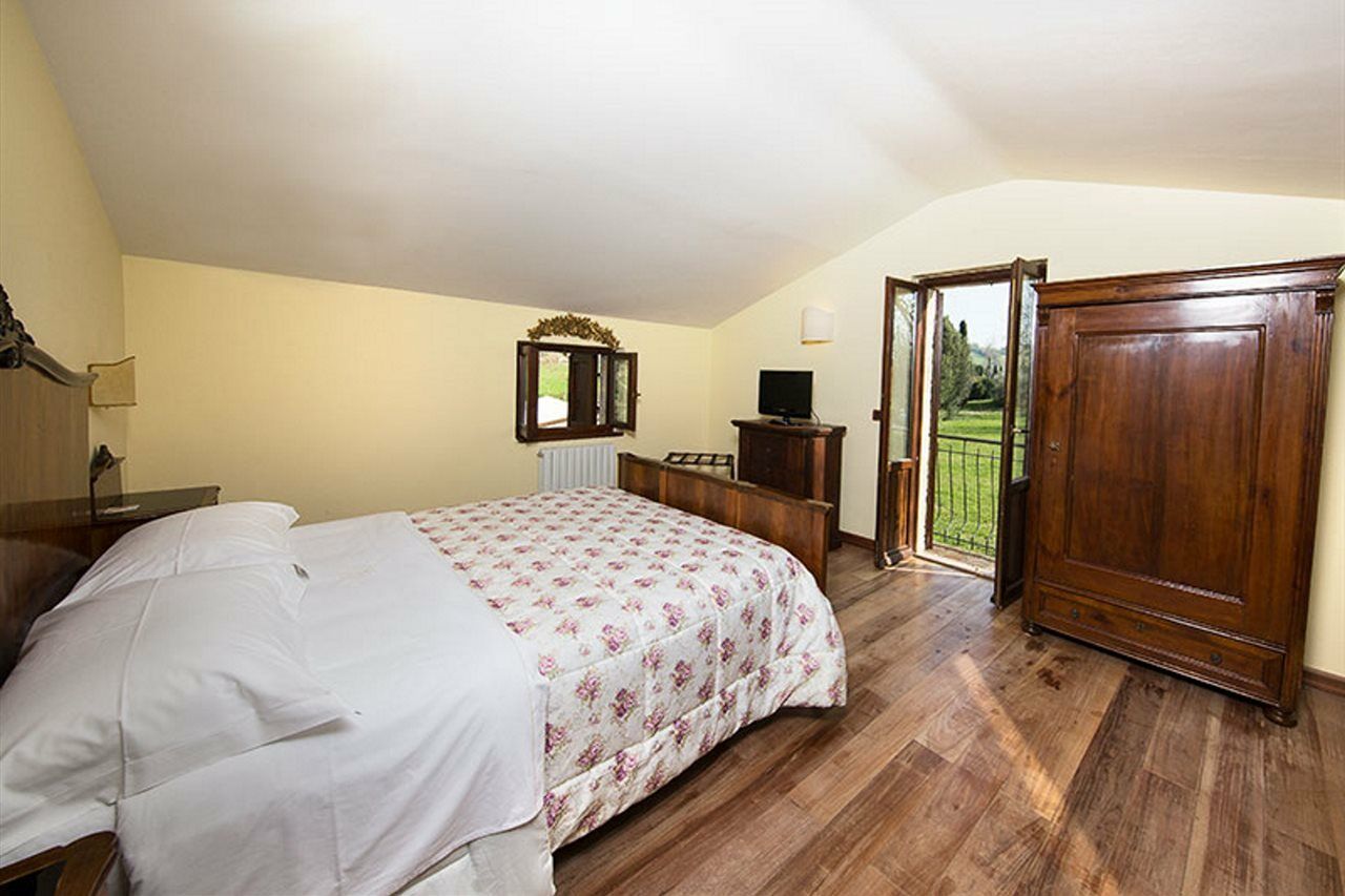 Albergo Le Case มาเชราตา ภายนอก รูปภาพ