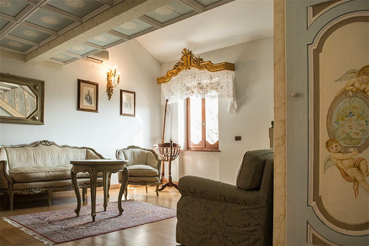 Albergo Le Case มาเชราตา ภายนอก รูปภาพ